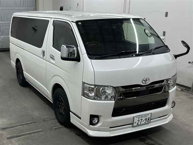 TOYOTA HIACE VAN 2020