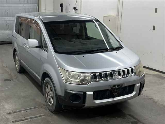 MITSUBISHI DELICA D5 2012