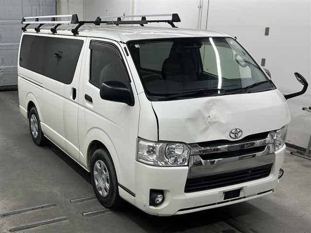 TOYOTA HIACE VAN 2019