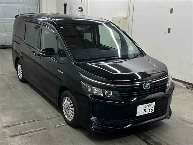 TOYOTA VOXY 2015