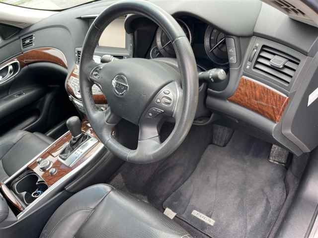 NISSAN FUGA 2020