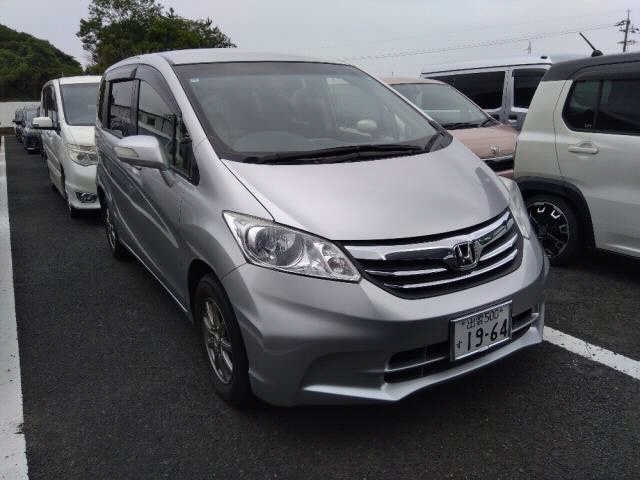 HONDA FREED 2013