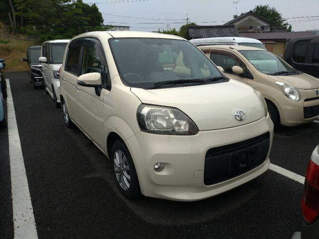 TOYOTA PORTE 2014