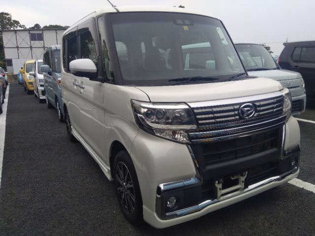 DAIHATSU TANTO 2018