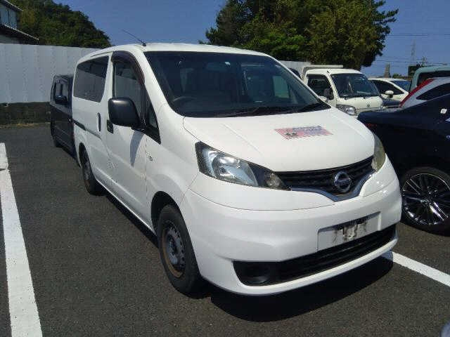NISSAN NV200 2012