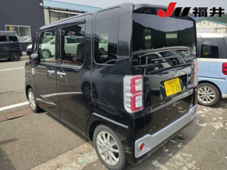 DAIHATSU WAKE 2015