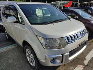 MITSUBISHI DELICA D5 2010