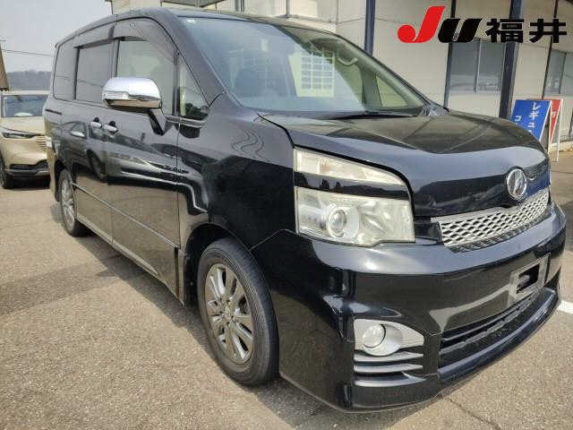 TOYOTA VOXY 2012