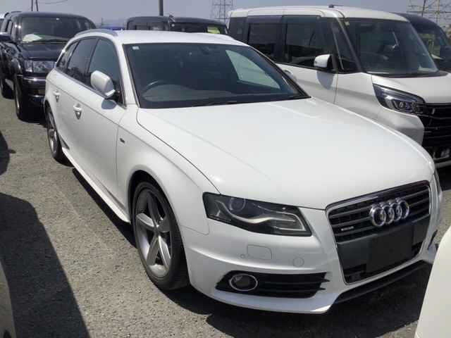 AUDI A4 2011