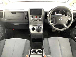 MITSUBISHI DELICA D5 2011