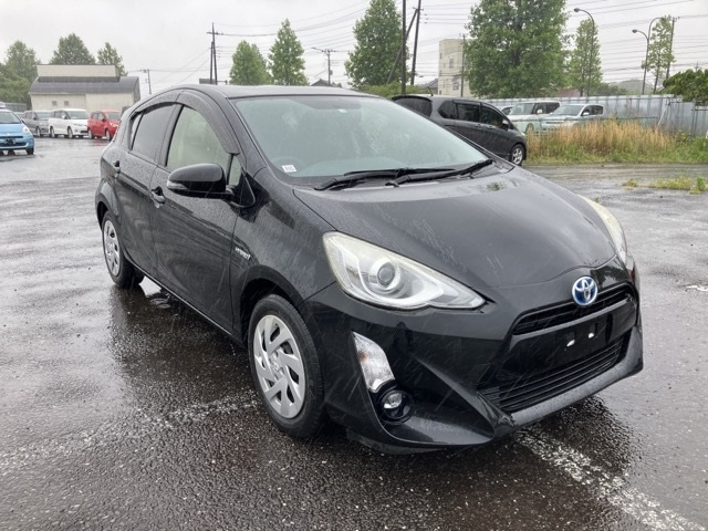 TOYOTA AQUA 2016