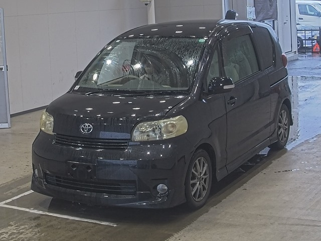 TOYOTA PORTE 2009
