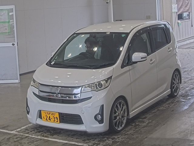 MITSUBISHI EK CUSTOM 2013