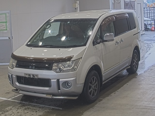 MITSUBISHI DELICA D5