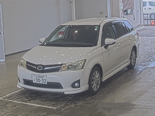 TOYOTA COROLLA FIELDER 2013