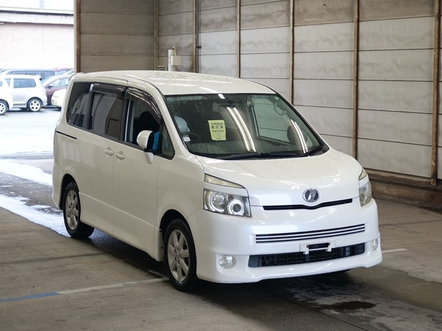 TOYOTA VOXY 2007