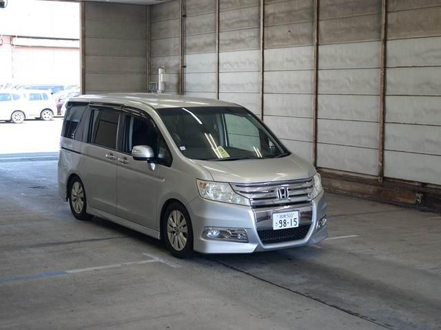 HONDA STEP WAGON 2011