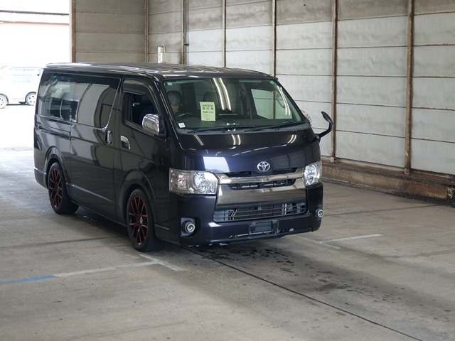 TOYOTA HIACE VAN 2016