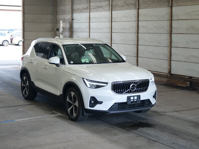 VOLVO XC40 2022