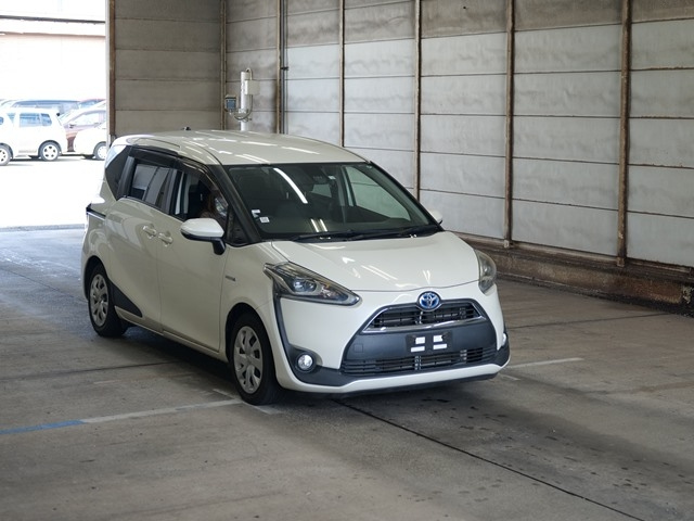 TOYOTA SIENTA 2016