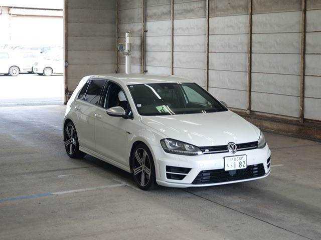 VOLKSWAGEN GOLF 2015