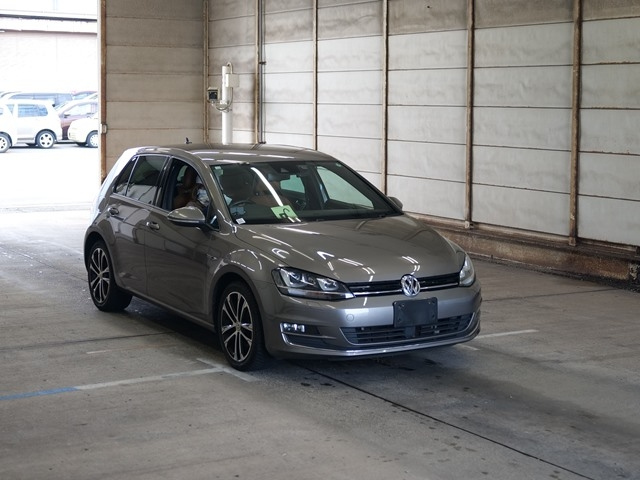 VOLKSWAGEN GOLF 2014