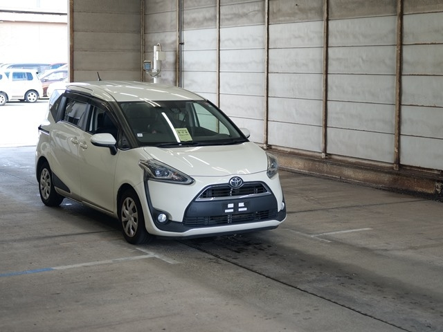 TOYOTA SIENTA 2018