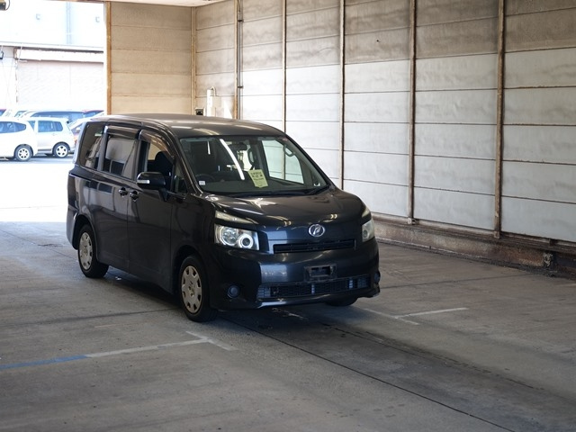 TOYOTA VOXY 2008