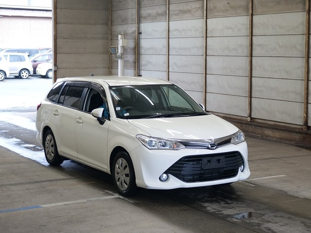 TOYOTA COROLLA FIELDER 2015