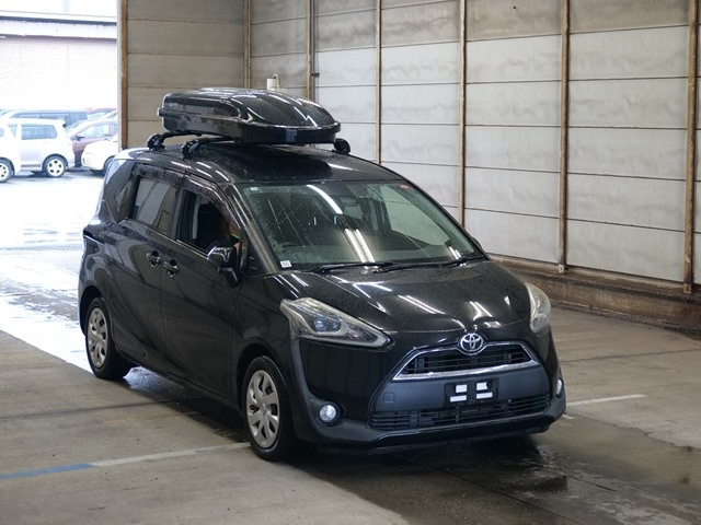 TOYOTA SIENTA 2016