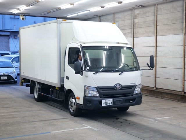 TOYOTA DYNA