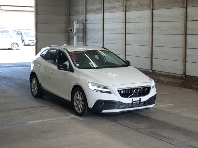 VOLVO V40 2017
