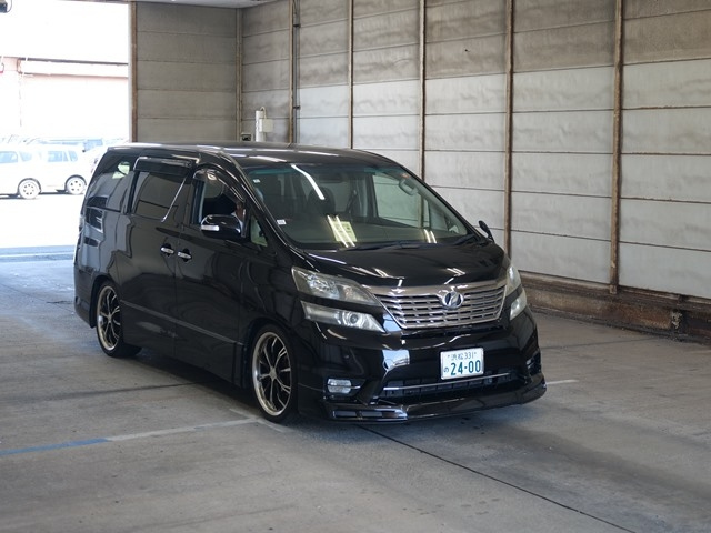 TOYOTA VELLFIRE 2010