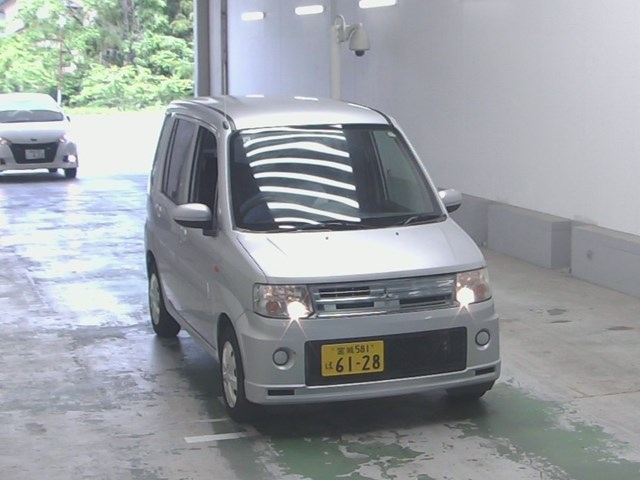 MITSUBISHI TOPPO 2011