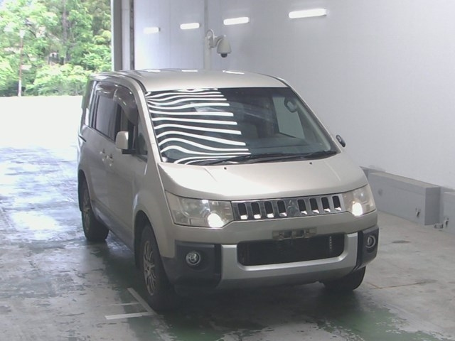 MITSUBISHI DELICA D5 2007