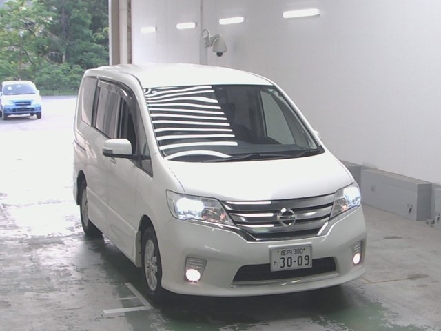 NISSAN SERENA 2011