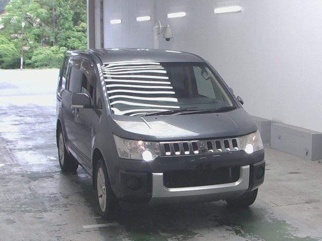 MITSUBISHI DELICA D5 2007