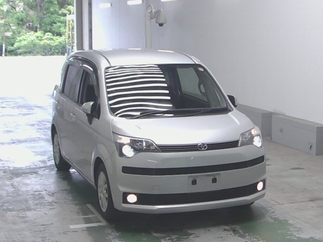 TOYOTA SPADE 2013