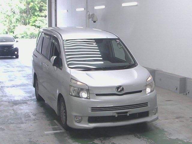 TOYOTA VOXY 2008