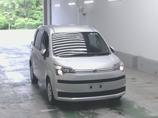TOYOTA SPADE 2016
