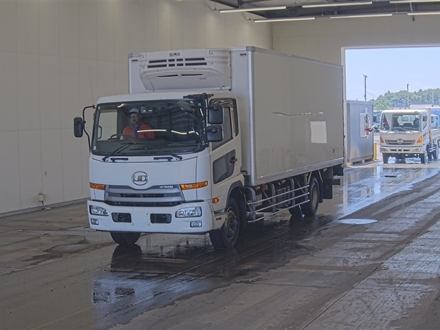 NISSAN CONDOR 2012