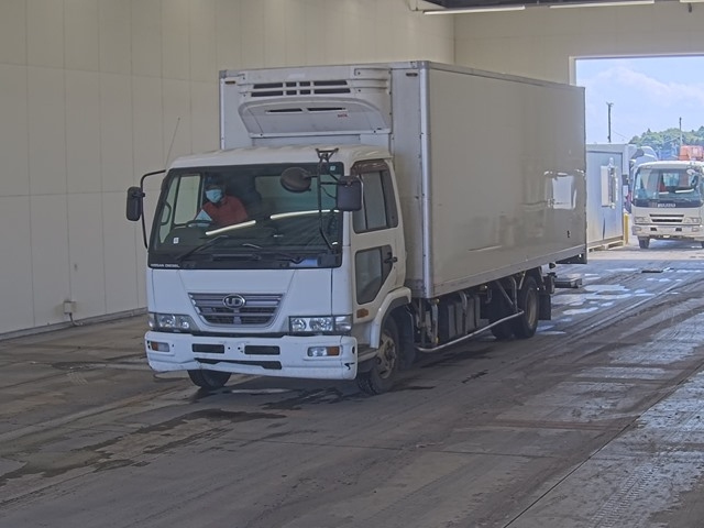 NISSAN TRUCK 2008