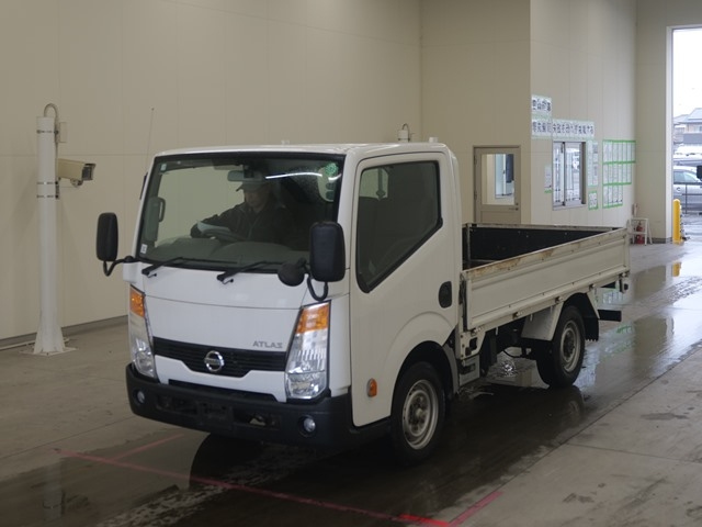NISSAN ATLAS 2016