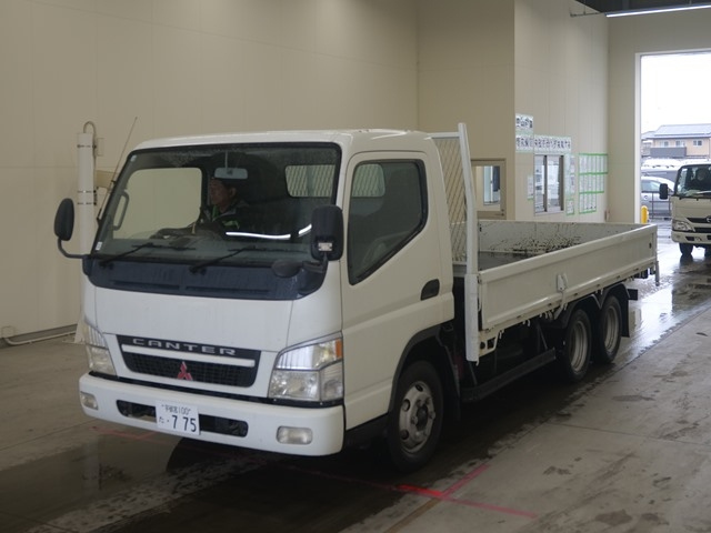 MITSUBISHI CANTER 2005