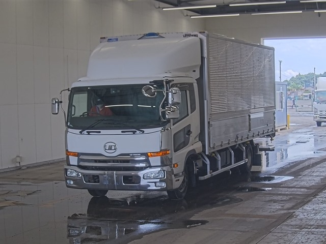 NISSAN CONDOR 2016