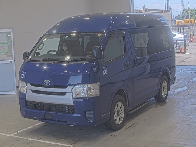TOYOTA HIACE VAN 2015