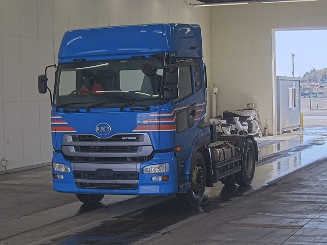 NISSAN UD SERIES 2015