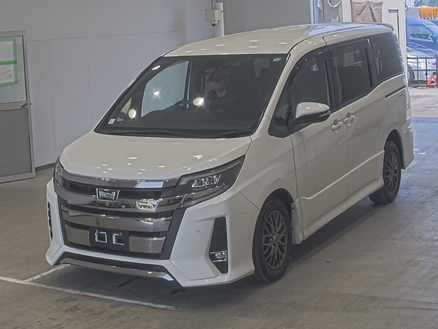 TOYOTA NOAH 2020