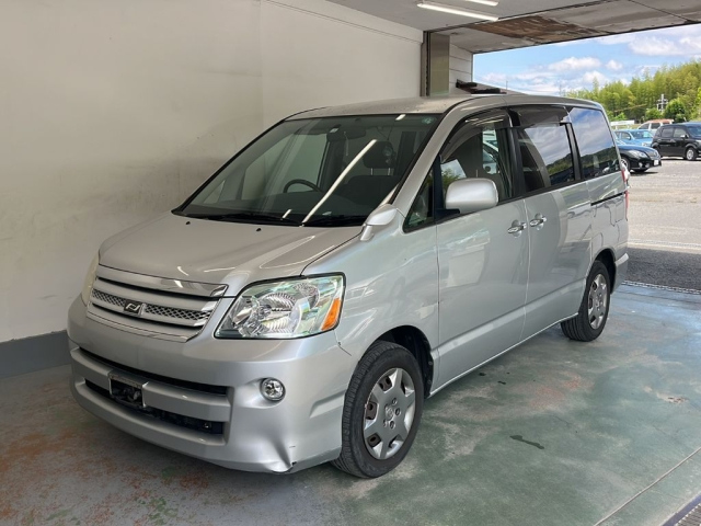 TOYOTA NOAH 2006