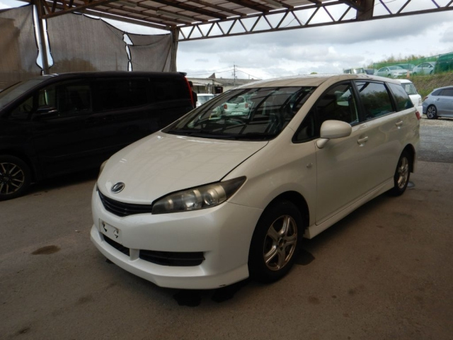 TOYOTA WISH 2011